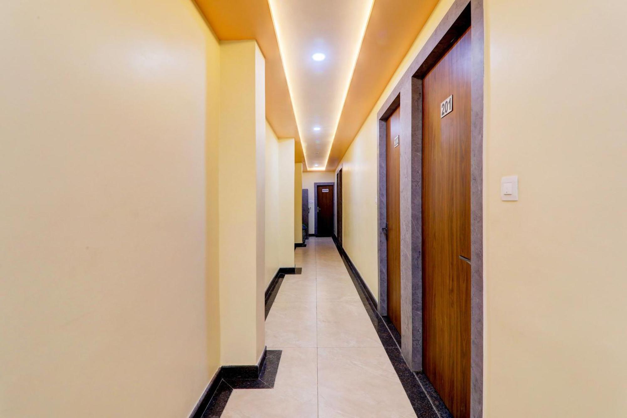 Super Hotel O Raas Plaza Kanpur Exterior foto